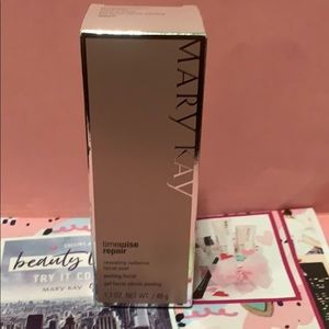 Revealing Radiance Facial Peel